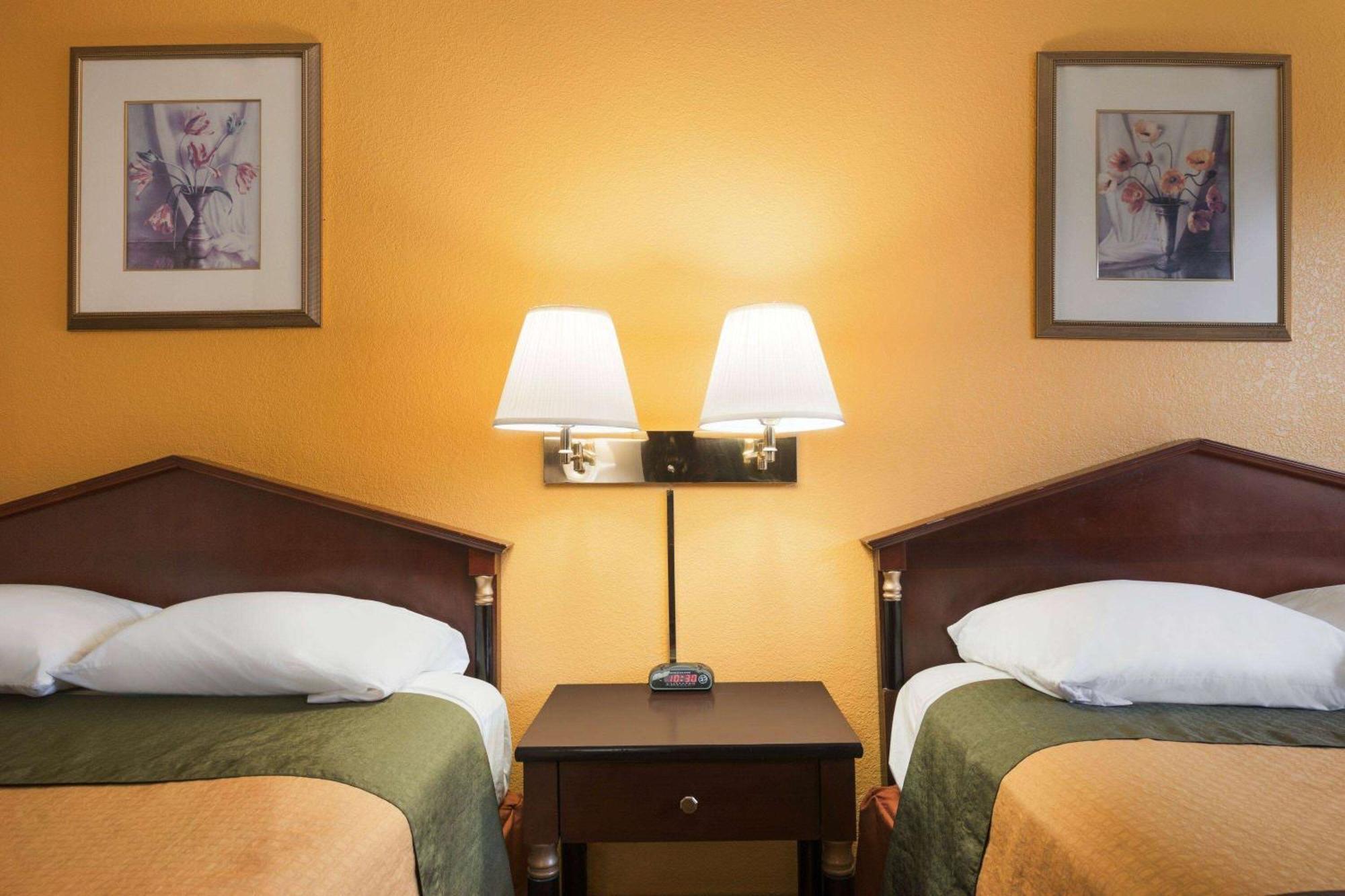 ซูเปอร์ 8 บาย วินด์แฮม บรูกวิลล์ Hotel Brookville ภายนอก รูปภาพ