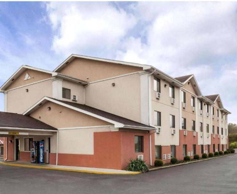 ซูเปอร์ 8 บาย วินด์แฮม บรูกวิลล์ Hotel Brookville ภายนอก รูปภาพ